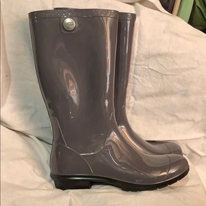 UGG rain boots size 9